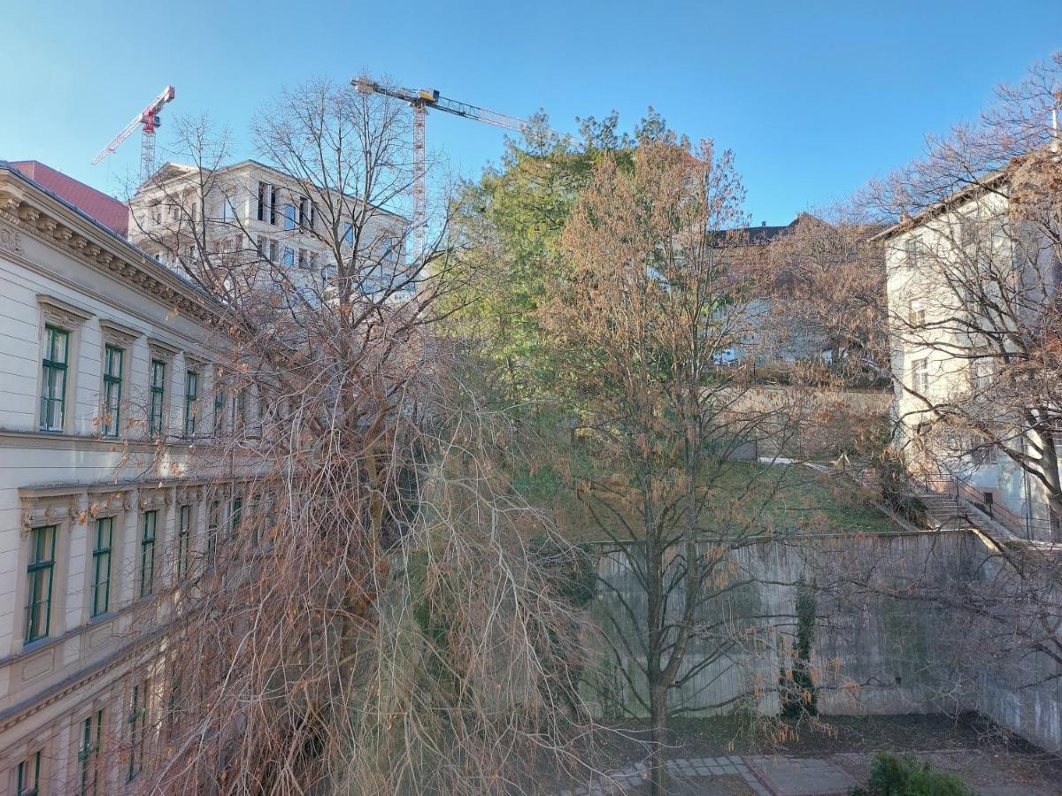 Sunny Studio At The Castle Budapest Esterno foto